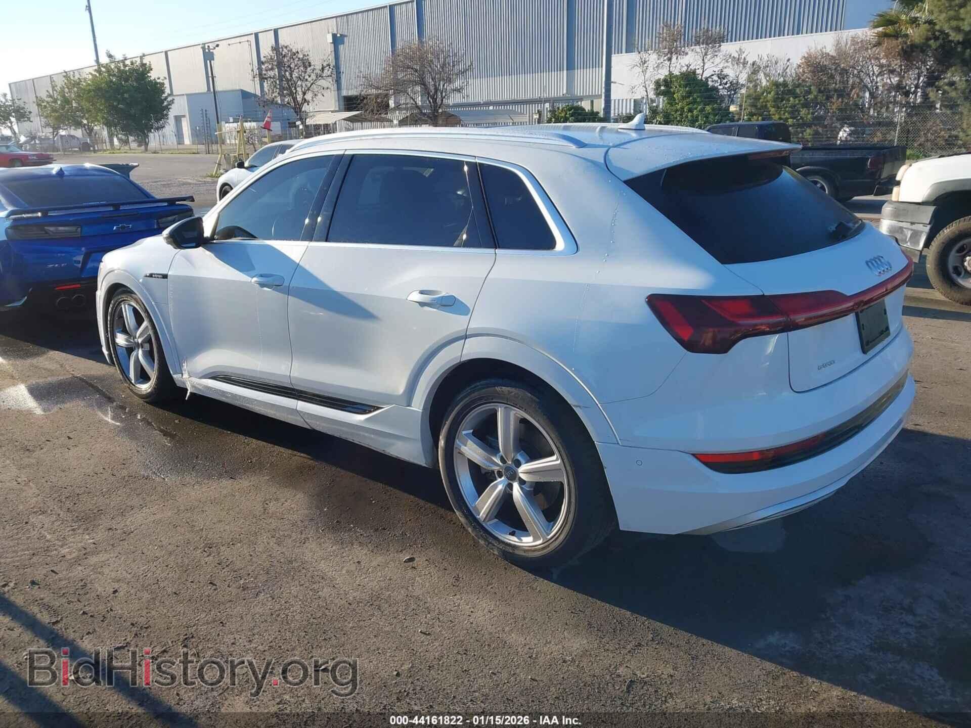 2019 AUDI E-TRON - VIN: WA1LAAGE2KB023217 - Фото 3