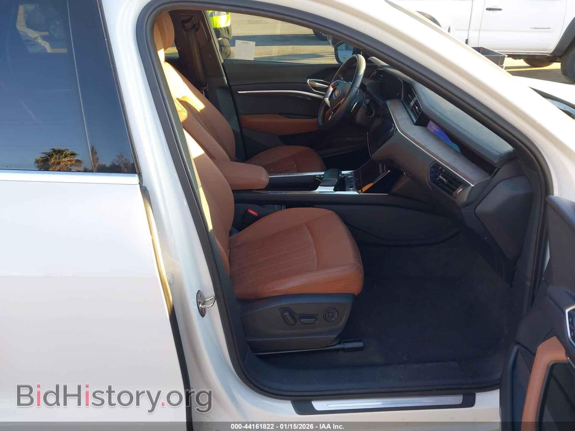 2019 AUDI E-TRON - VIN: WA1LAAGE2KB023217 - Фото 5
