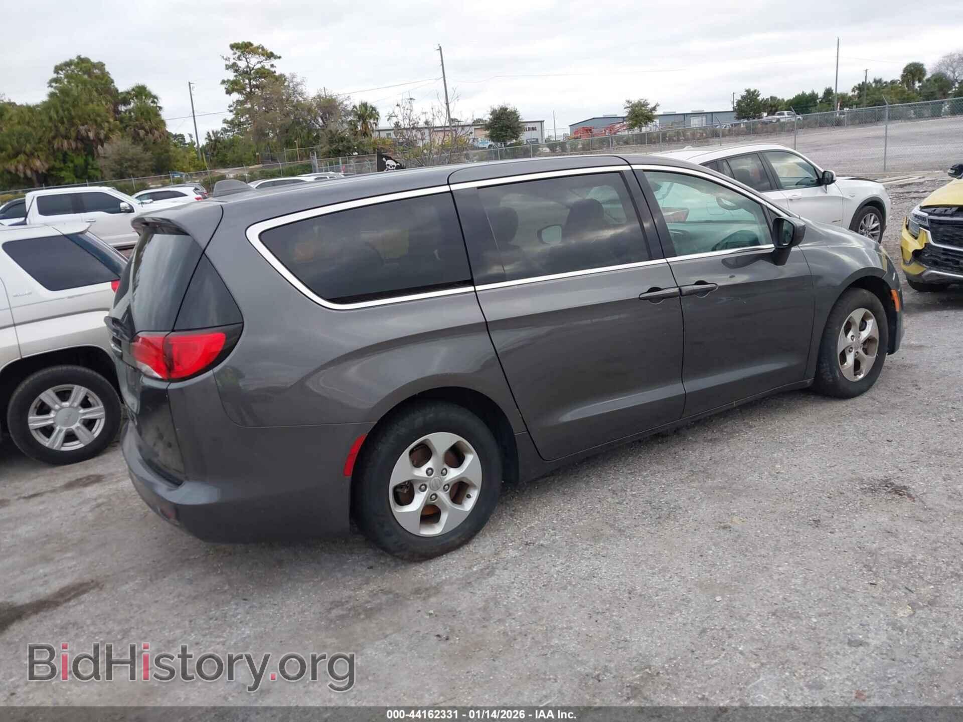 2017 CHRYSLER PACIFICA - VIN: 2C4RC1CG7HR521702 - Photo 4