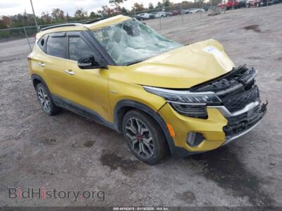 2021 Kia SELTOS SX Turbo, gold — VIN KNDETCA27M7158024, IAAI
