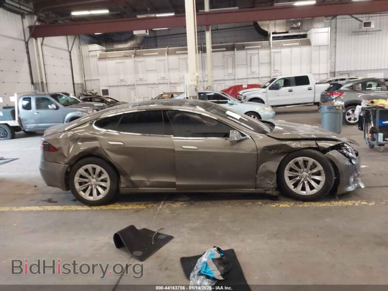 2016 Tesla MODEL S (VIN 5YJSA1E20GF136887) — photo 14 of 17