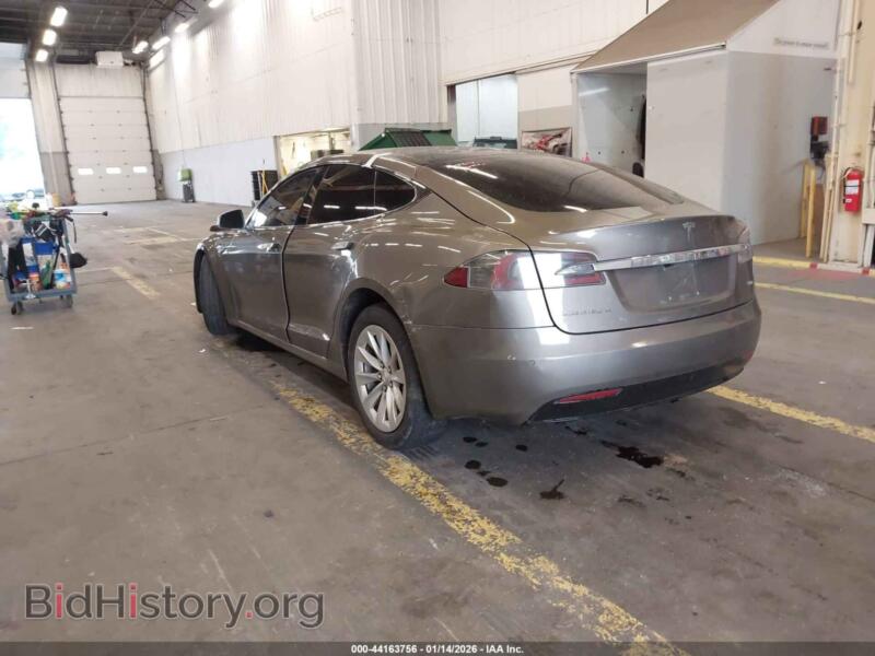 2016 Tesla MODEL S (VIN 5YJSA1E20GF136887) — photo 3 of 17