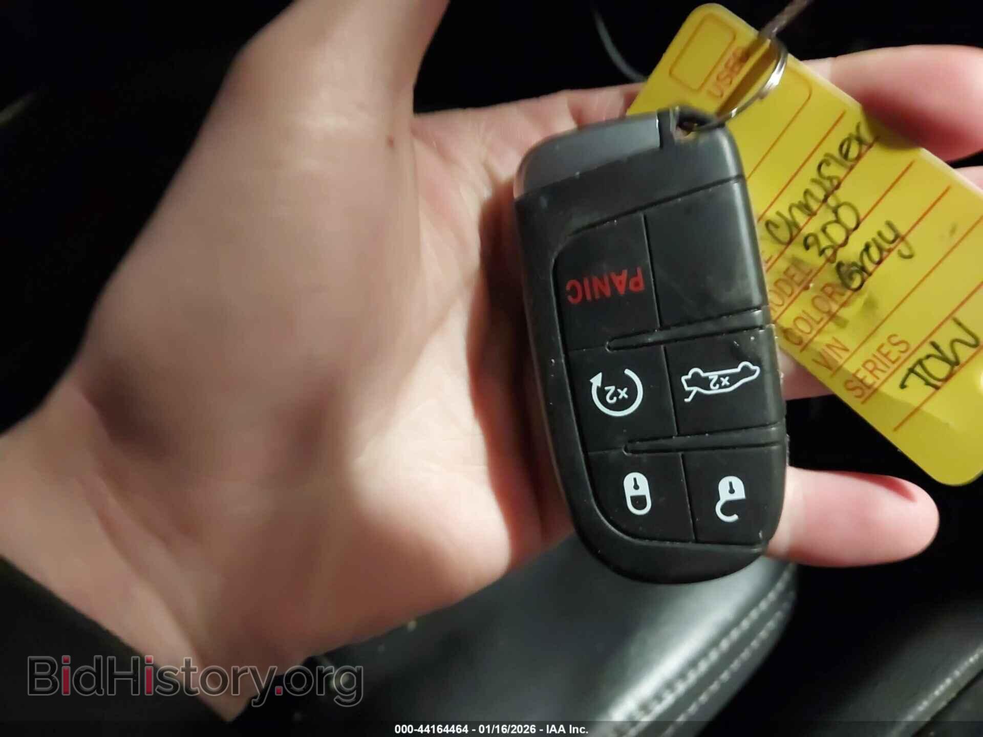 2018 CHRYSLER 300 - VIN: 2C3CCAGG2JH149444 - Фото 11