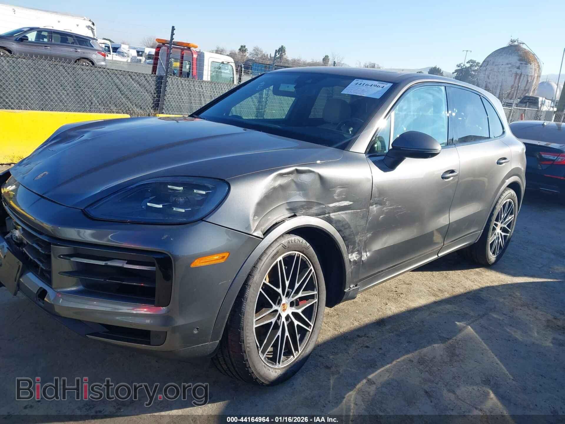 2025 PORSCHE CAYENNE - VIN: WP1AA2AY6SDA00256 - Photo 2