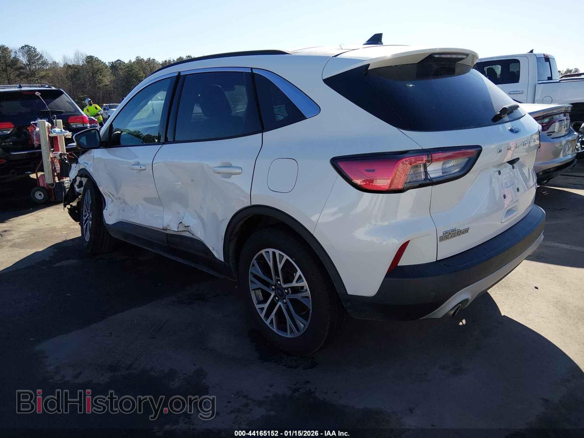 2020 FORD ESCAPE - VIN: 1FMCU9H64LUA56806 - Фото 3
