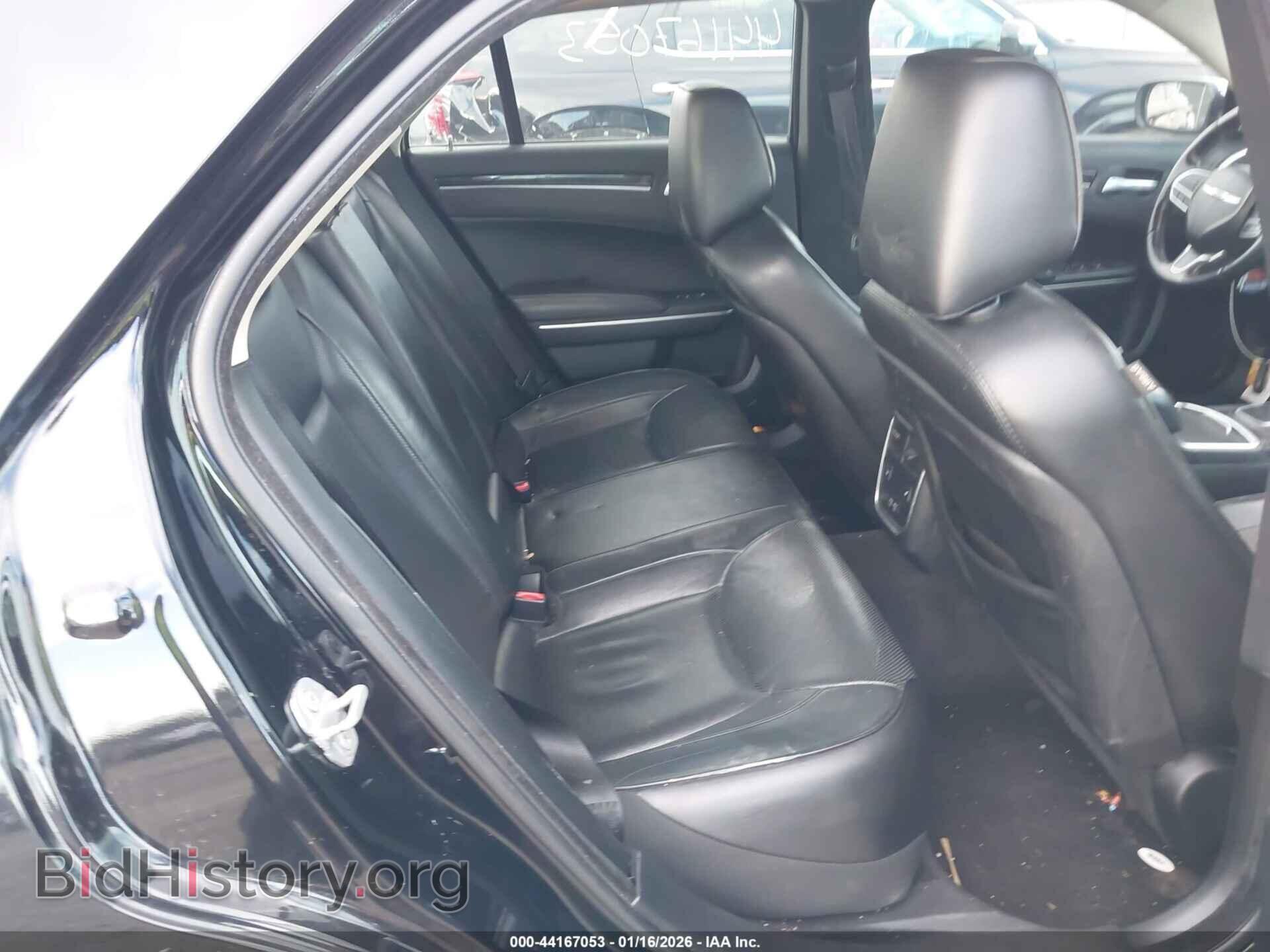 2019 CHRYSLER 300 - VIN: 2C3CCAEGXKH528244 - Фото 8