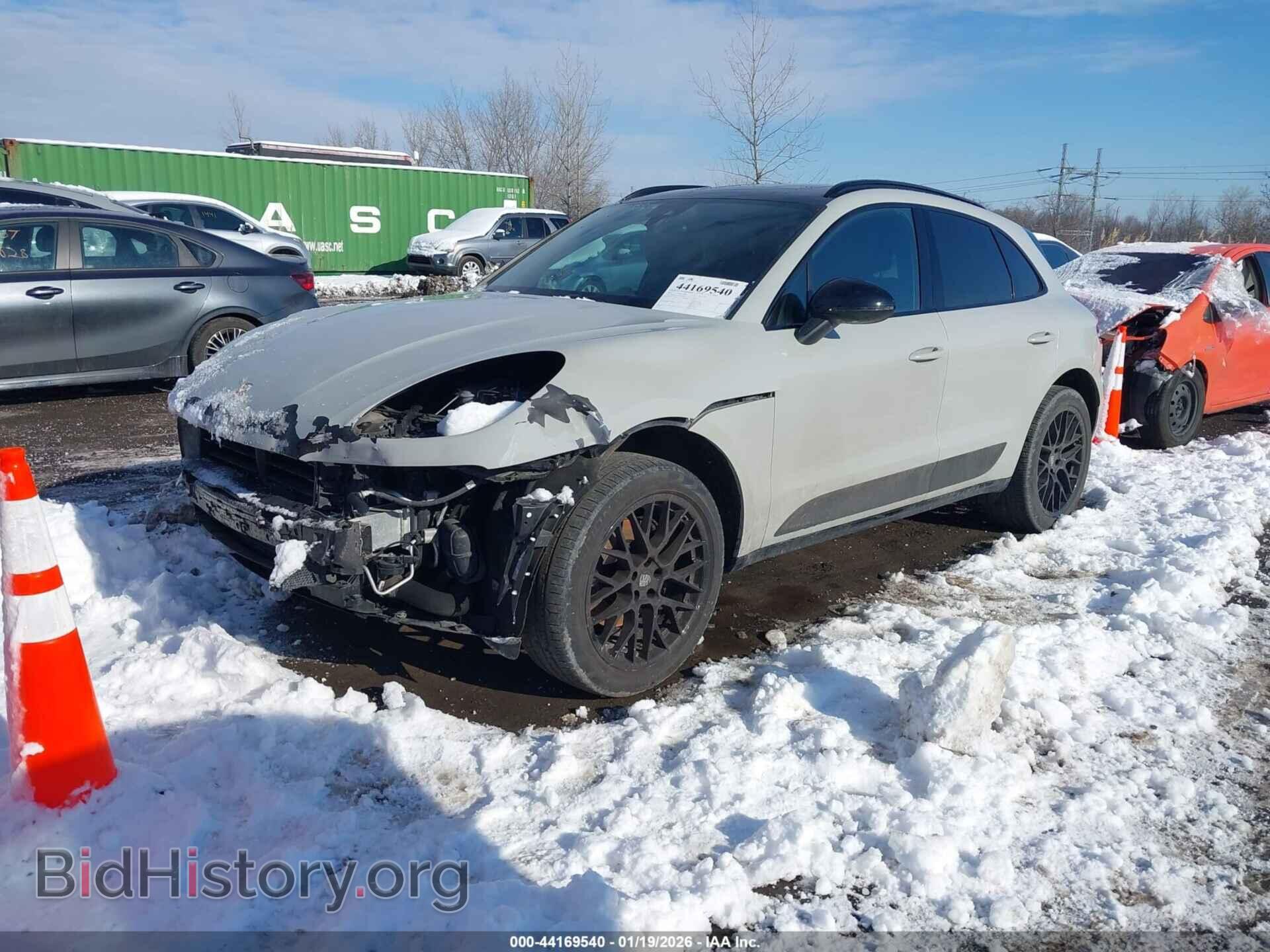 2017 PORSCHE MACAN - VIN: WP1AA2A50HLB03595 - Photo 2