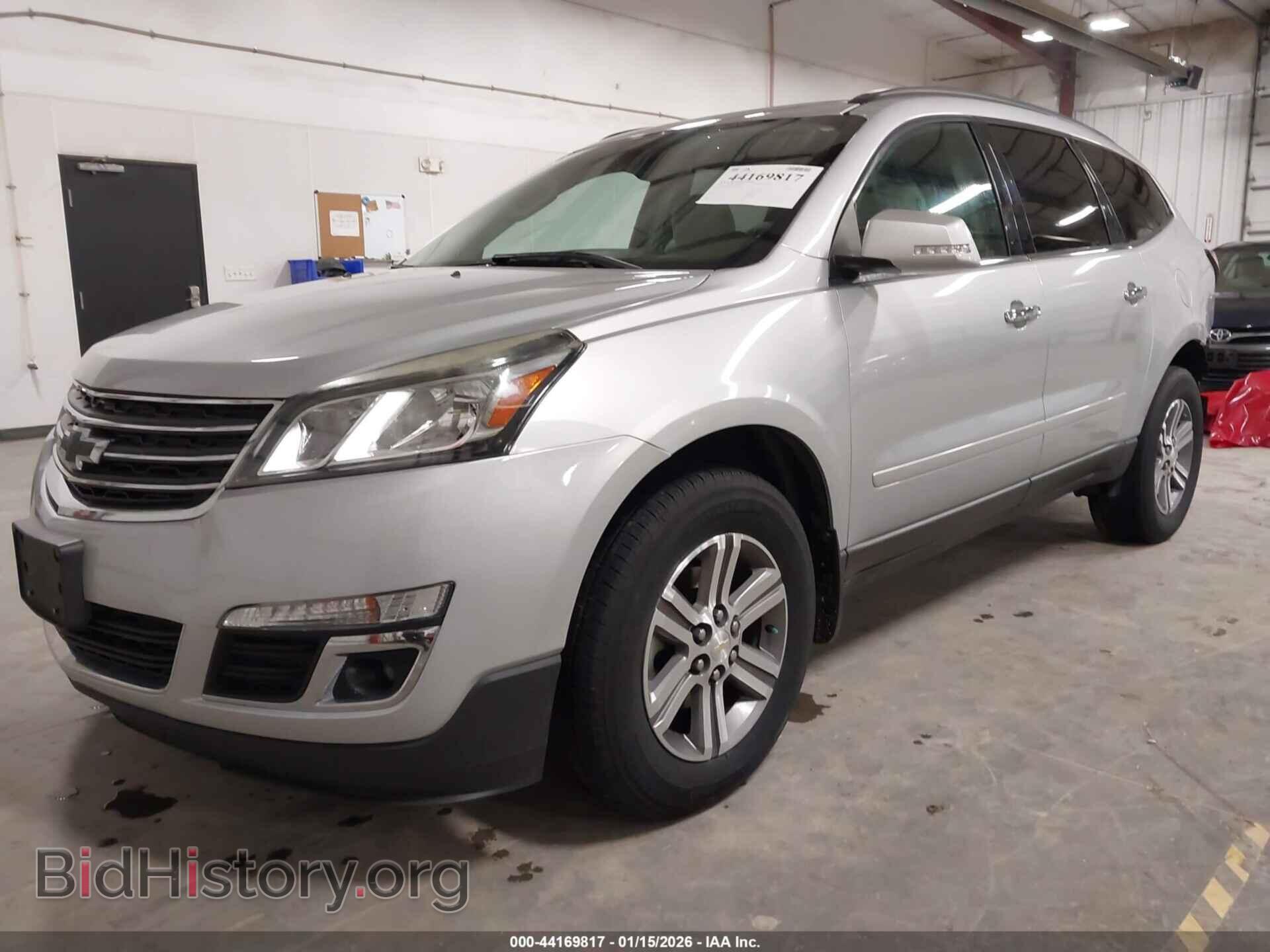 2017 CHEVROLET TRAVERSE - VIN: 1GNKVHKD8HJ167910 - Фото 2