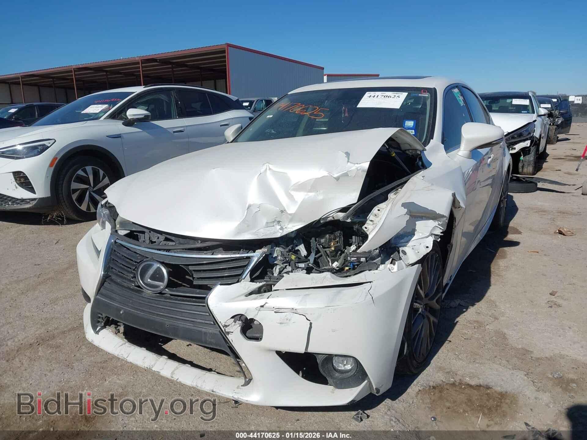 2016 LEXUS IS 200T - VIN: JTHBA1D20G5017609 - Фото 2