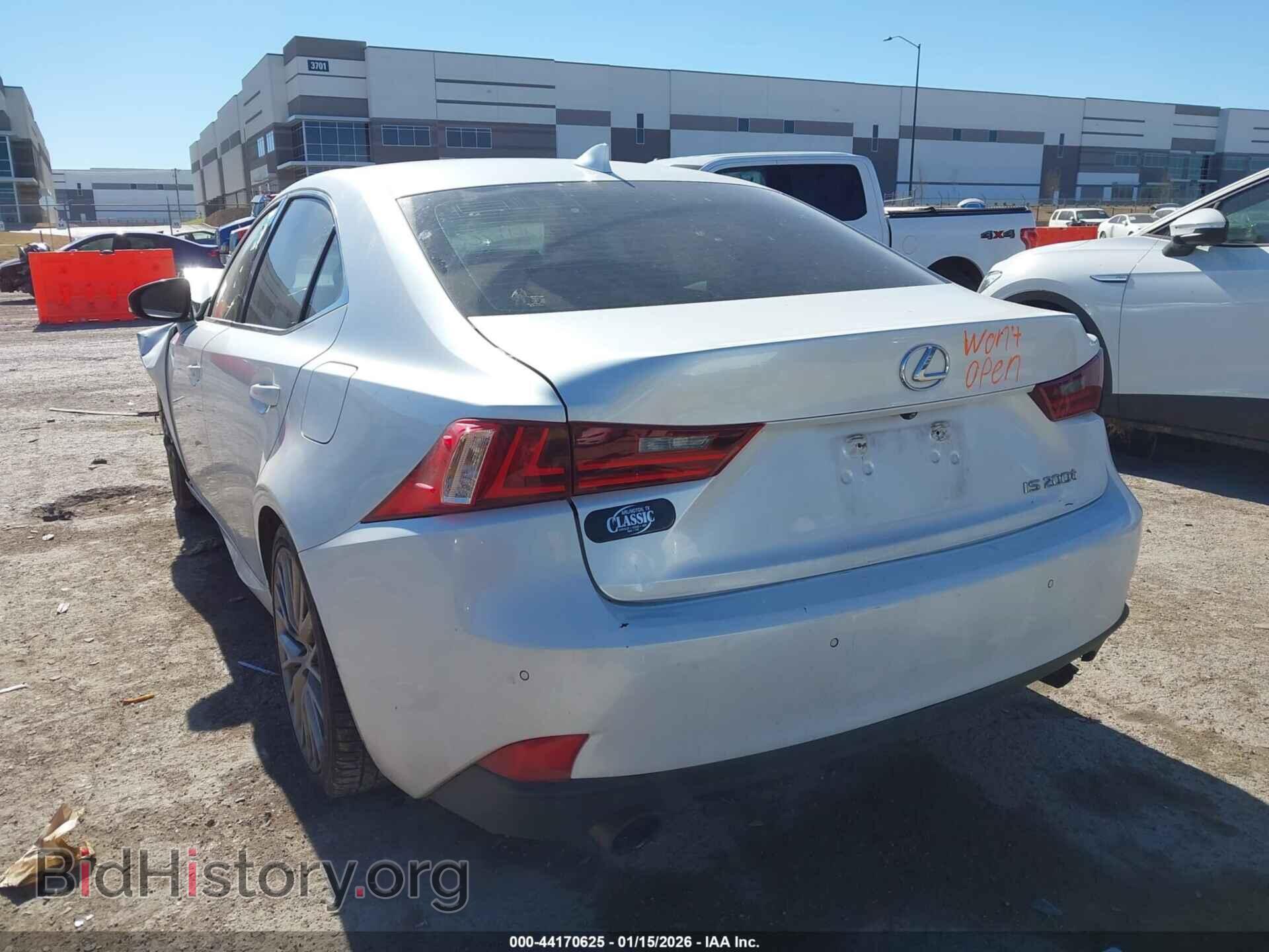 2016 LEXUS IS 200T - VIN: JTHBA1D20G5017609 - Фото 3