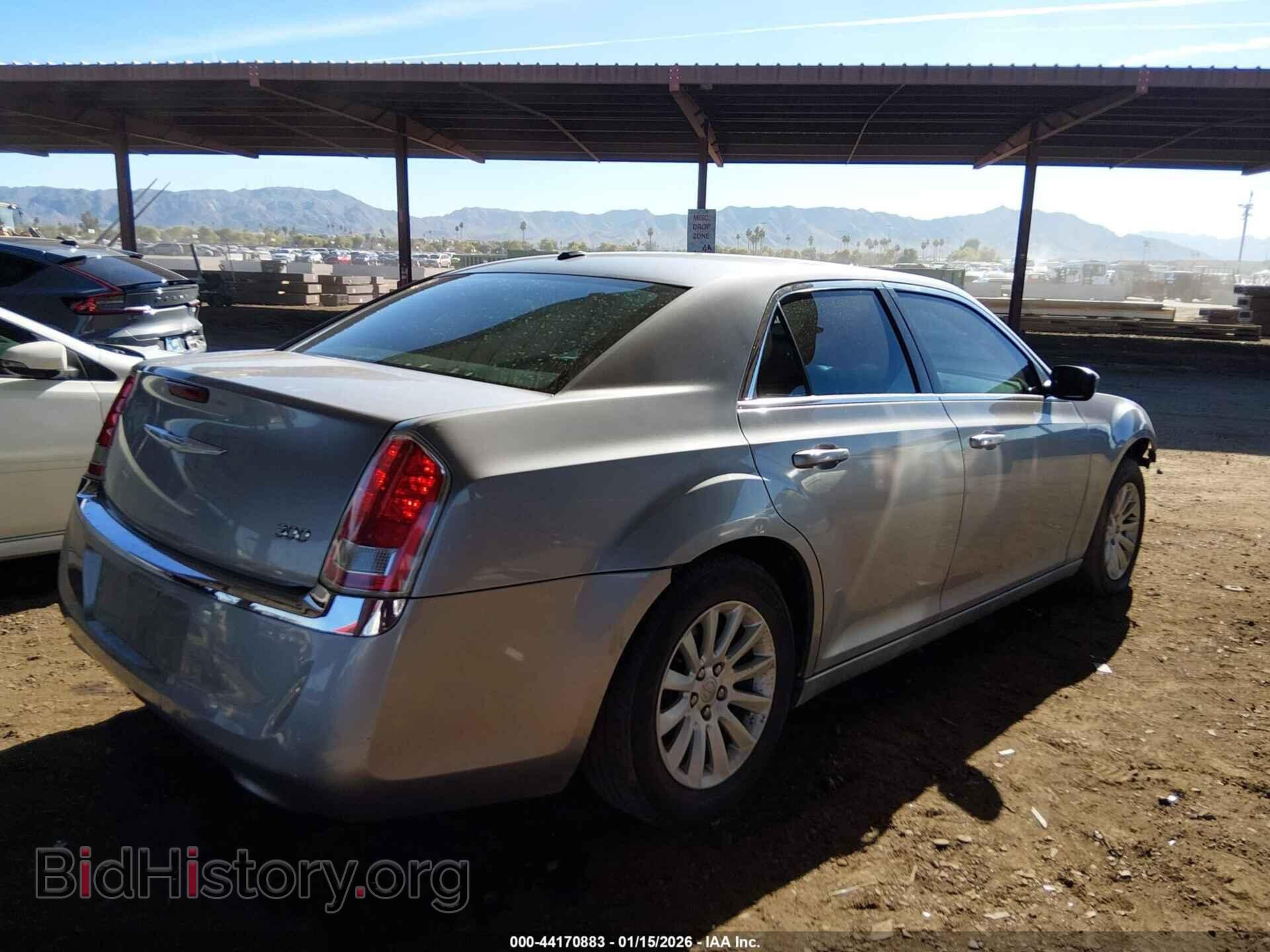 2011 CHRYSLER 300 - VIN: 2C3CA4CGXBH523541 - Фото 4