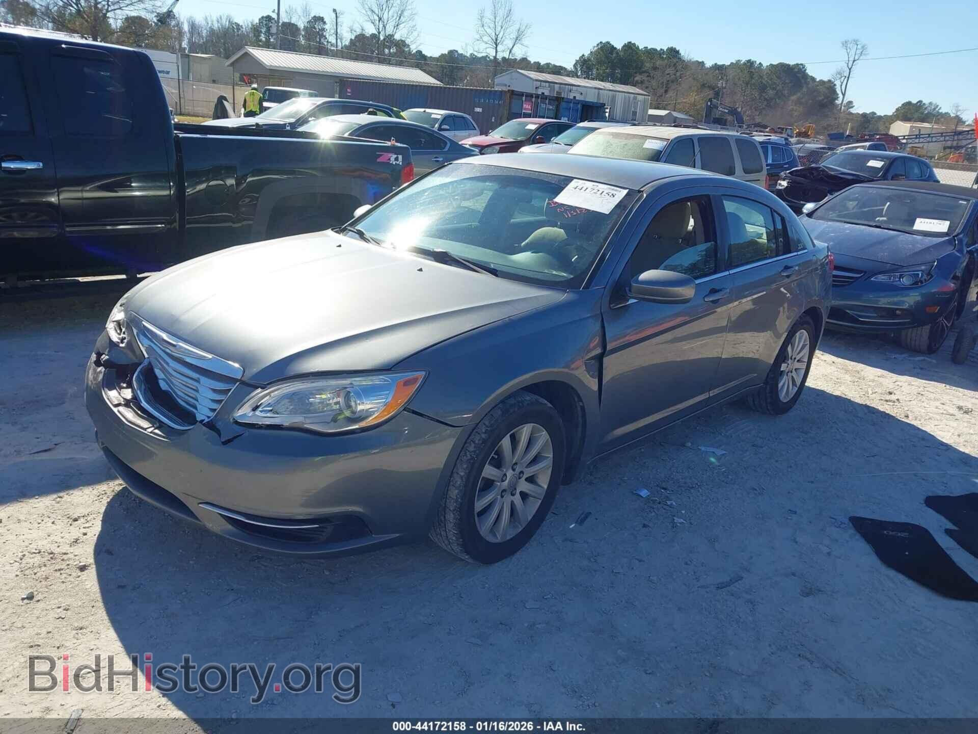 2013 CHRYSLER 200 - VIN: 1C3CCBBB1DN570018 - Фото 2