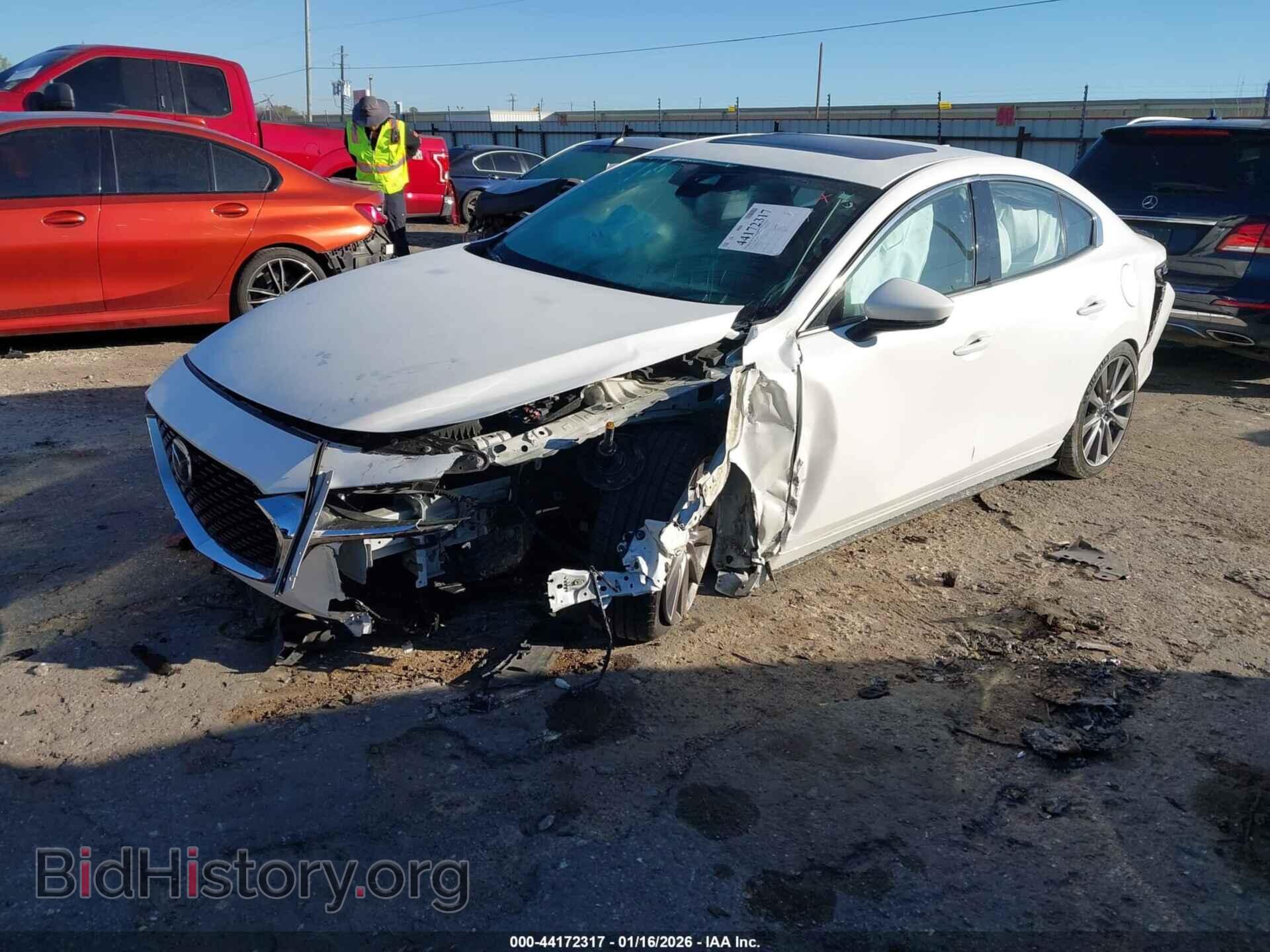 2019 MAZDA MAZDA3 - VIN: JM1BPBEM1K1117109 - Фото 2