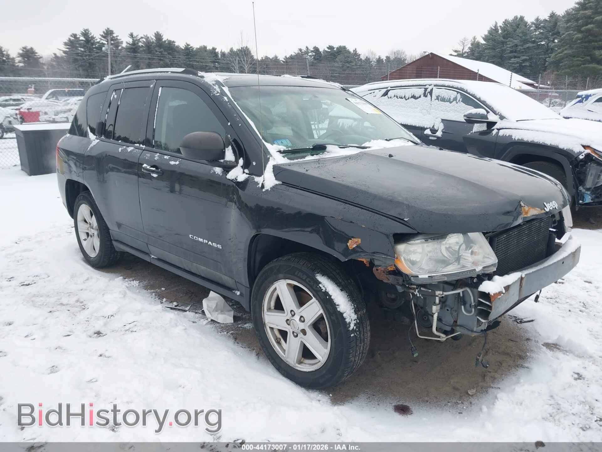Photo 1J4NF1FB3BD149852 - JEEP COMPASS 2011