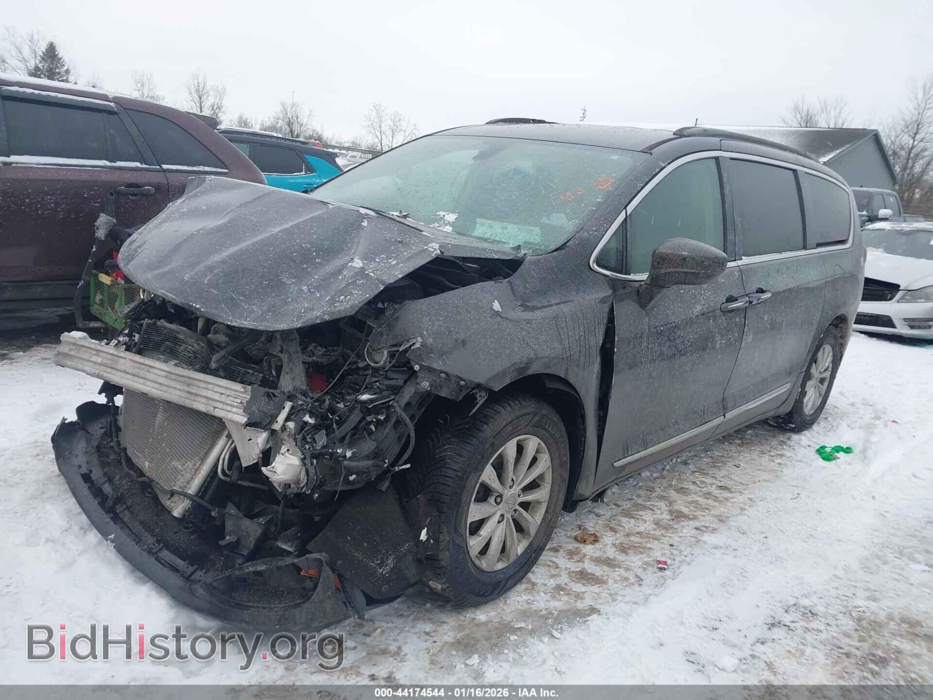 2017 CHRYSLER PACIFICA - VIN: 2C4RC1BG8HR705077 - Фото 2