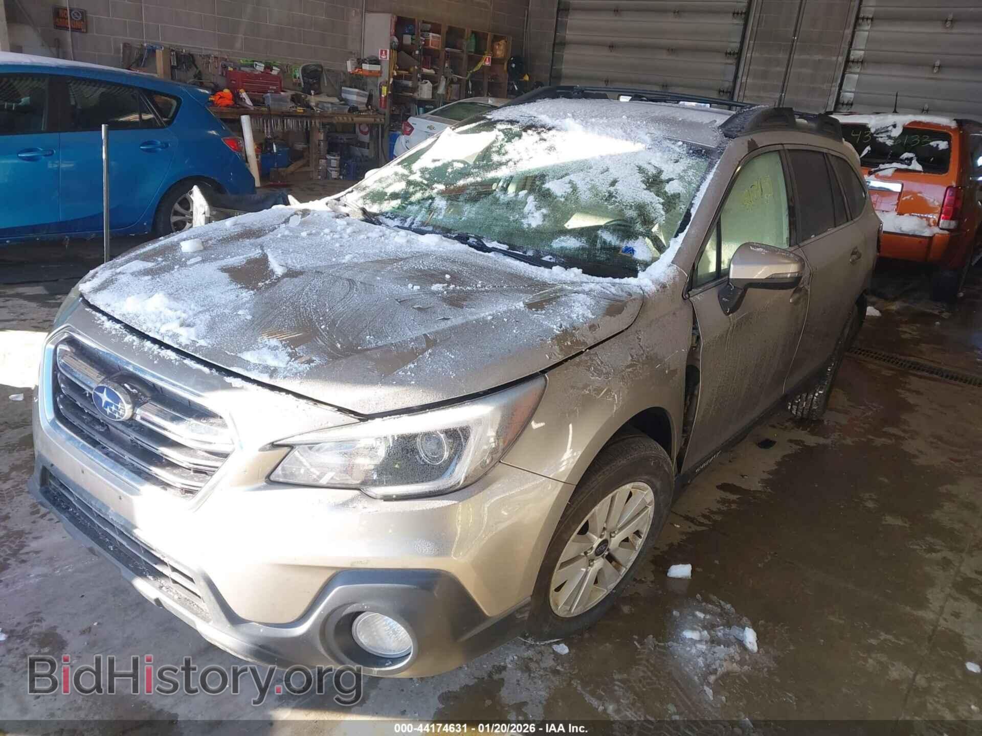 2018 SUBARU OUTBACK - VIN: 4S4BSAFC2J3340823 - Фото 2