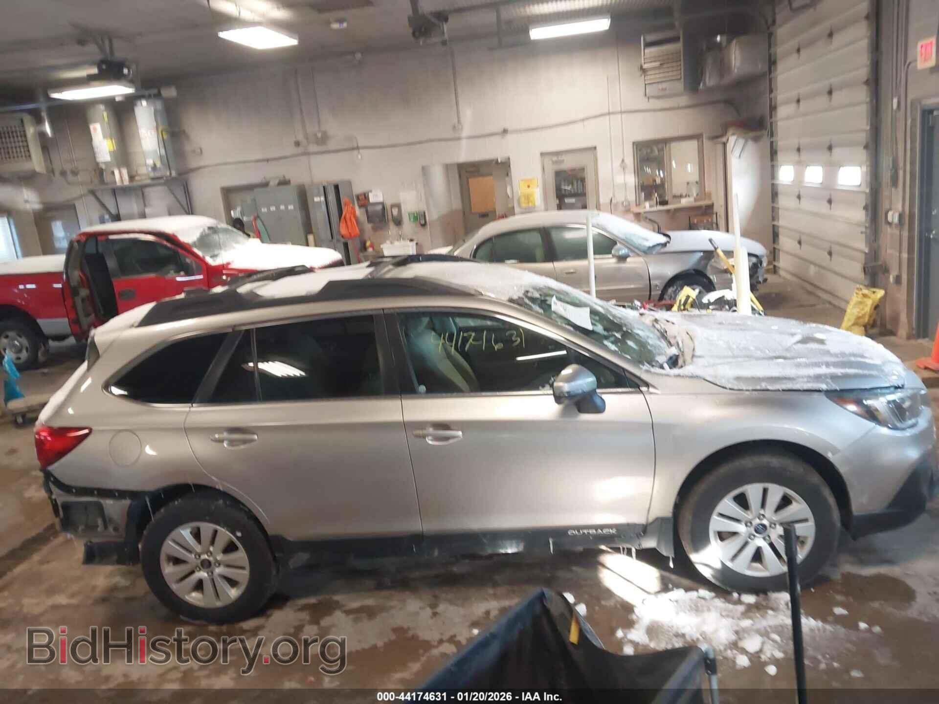 2018 SUBARU OUTBACK - VIN: 4S4BSAFC2J3340823 - Фото 13