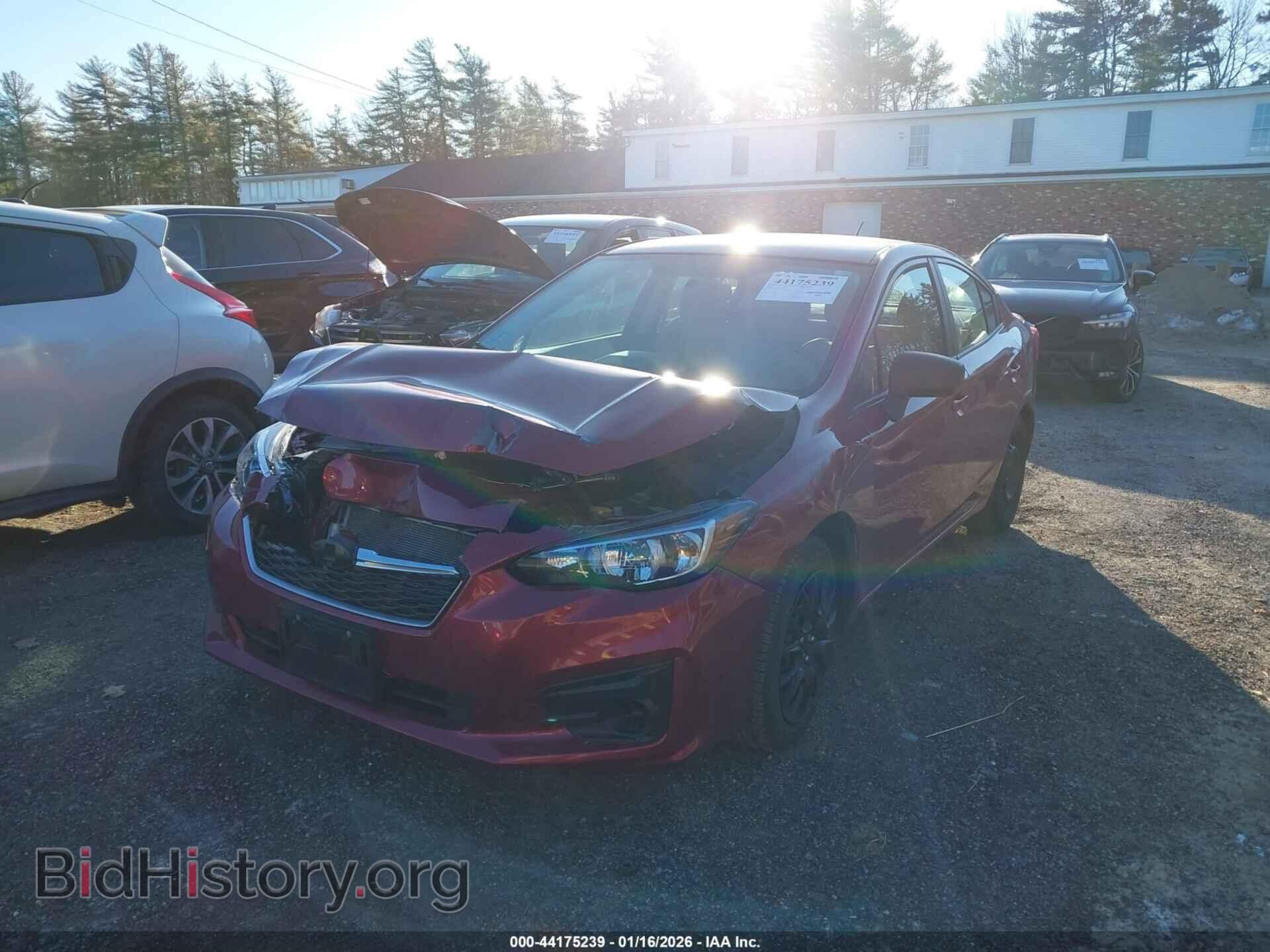 2018 SUBARU IMPREZA - VIN: 4S3GKAA63J3618642 - Фото 2