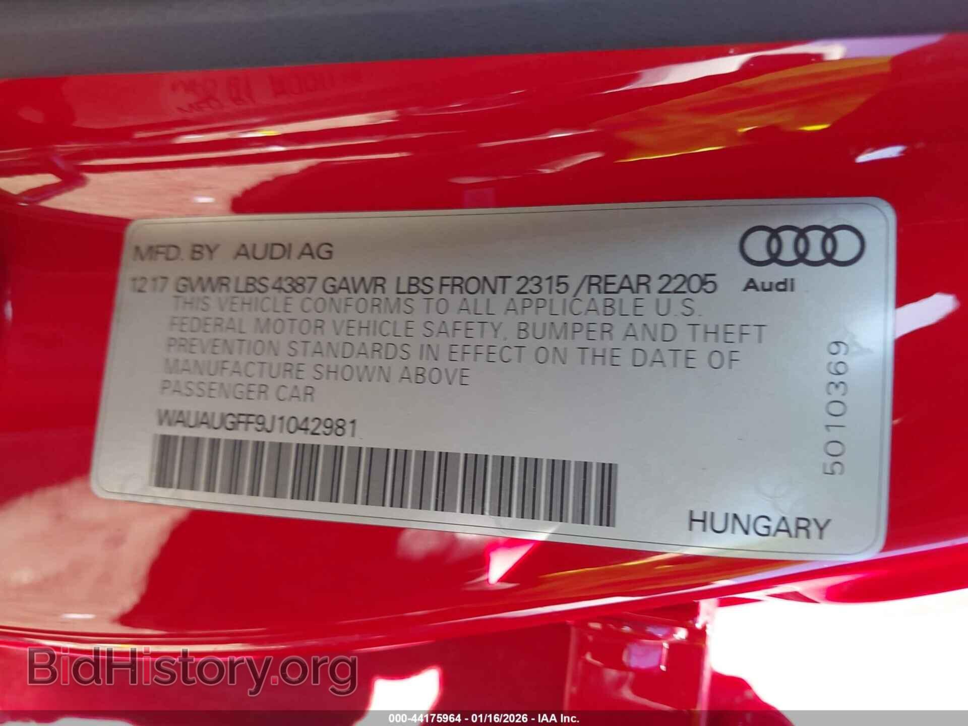 2018 AUDI A3 - VIN: WAUAUGFF9J1042981 - Фото 9