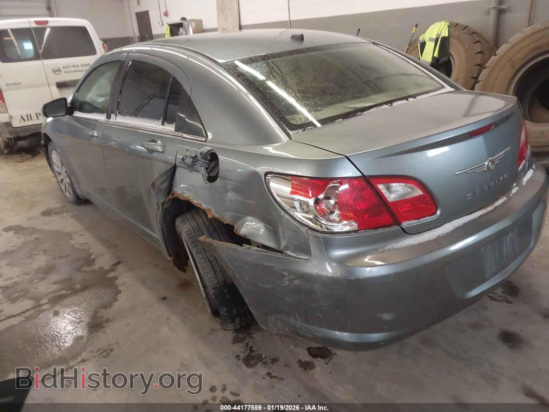 2010 CHRYSLER SEBRING - VIN: 1C3CC5FB9AN216786 - Фото 3