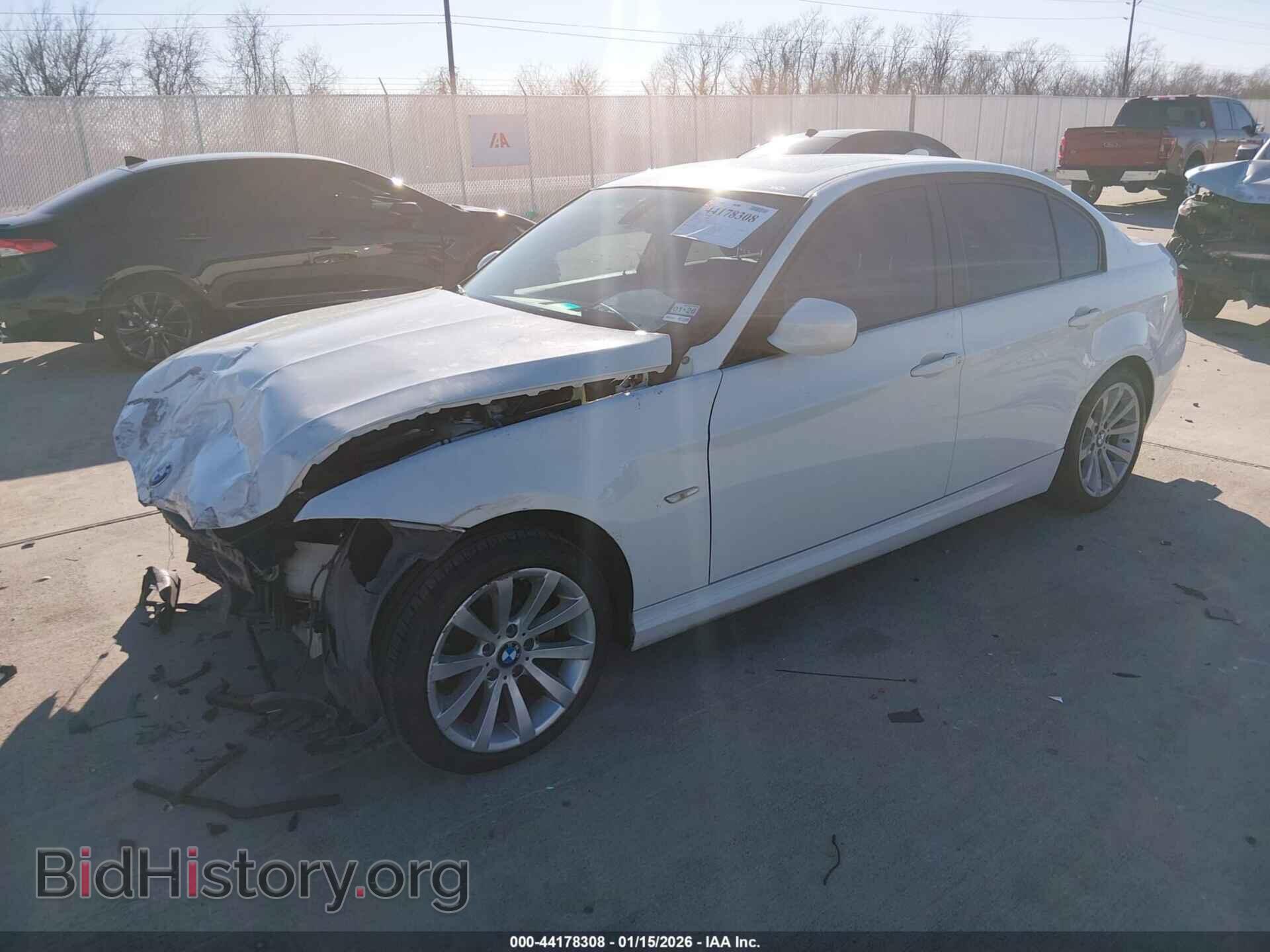2011 BMW 328I - VIN: WBAPH7C55BE852368 - Фото 2