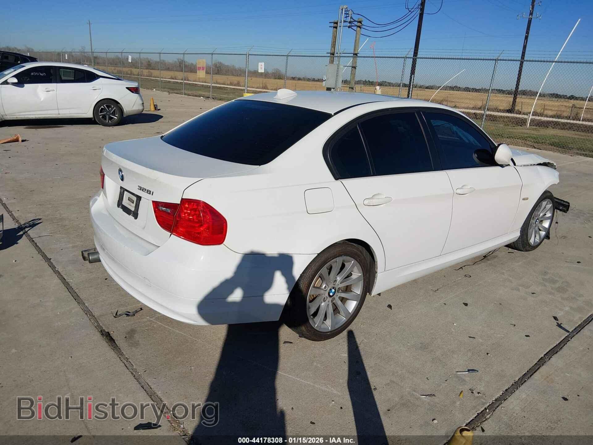 2011 BMW 328I - VIN: WBAPH7C55BE852368 - Фото 4