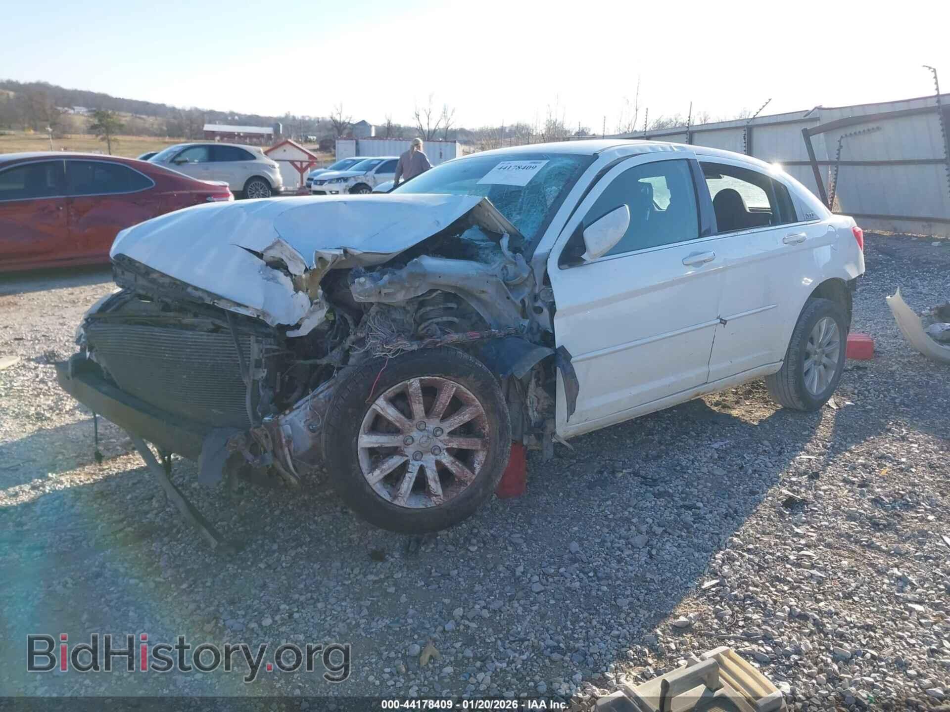 2012 CHRYSLER 200 - VIN: 1C3CCBAB9CN273319 - Photo 2