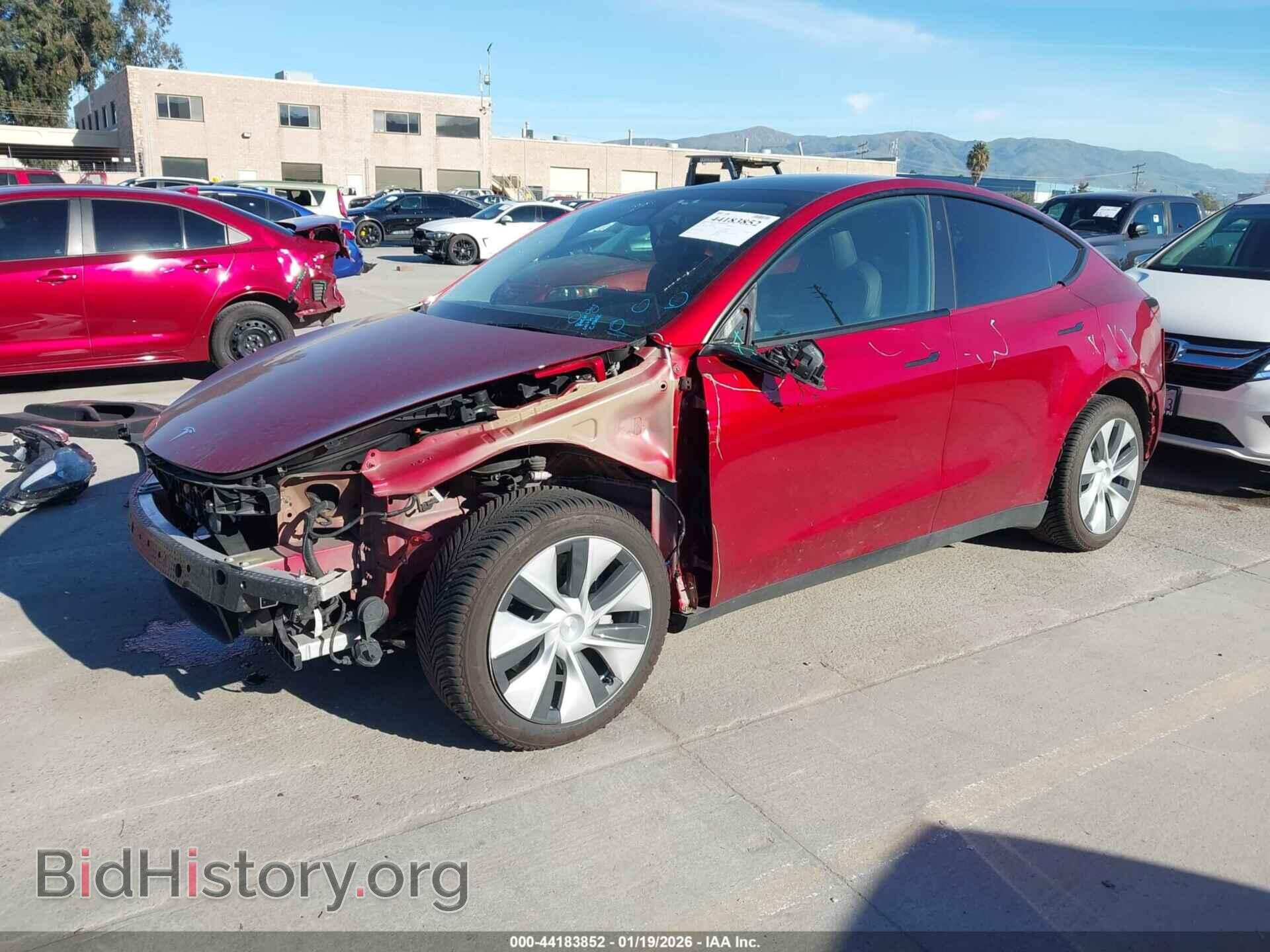 2024 TESLA MODEL Y - VIN: 7SAYGDEE4RF066207 - Фото 2