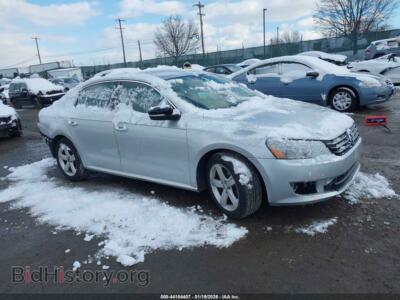 2013 Volkswagen PASSAT 2.5L SE, серебристый — VIN 1VWBP7A33DC088159, IAAI
