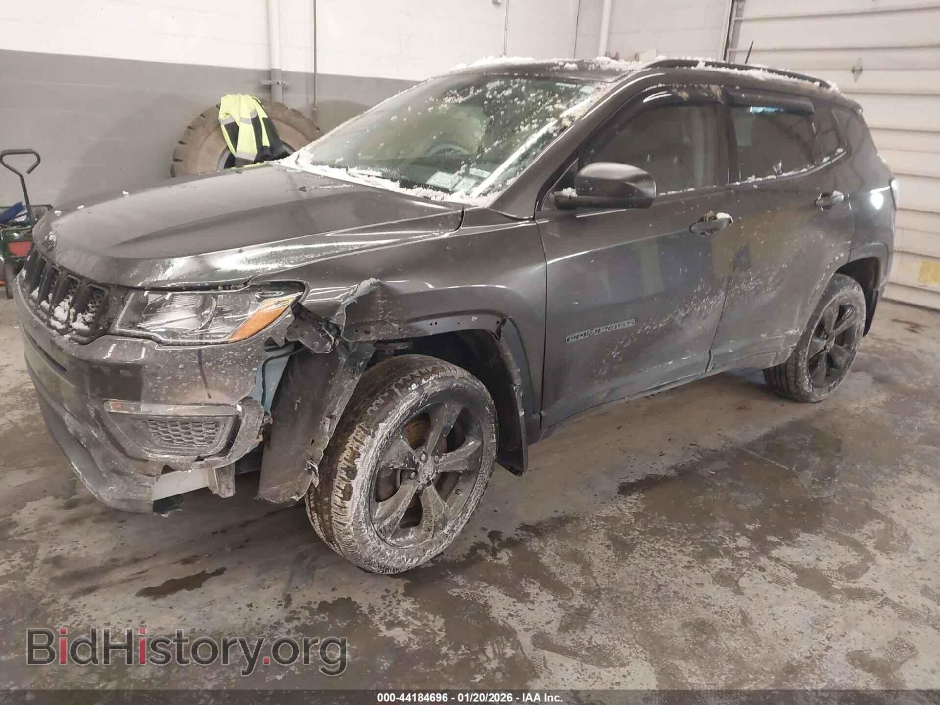 2018 JEEP COMPASS - VIN: 3C4NJDAB2JT200764 - Фото 2