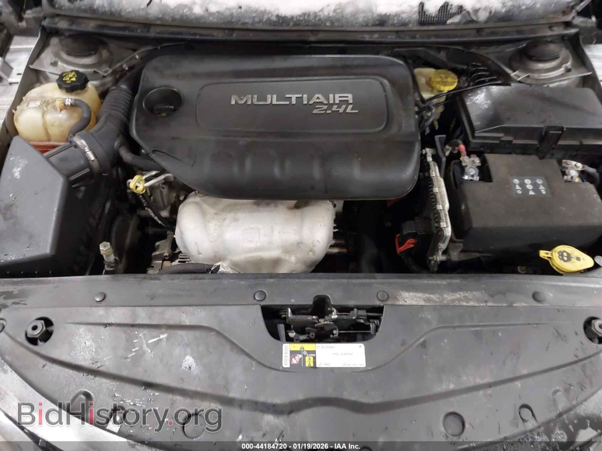 2016 CHRYSLER 200 - VIN: 1C3CCCAB0GN109405 - Фото 10