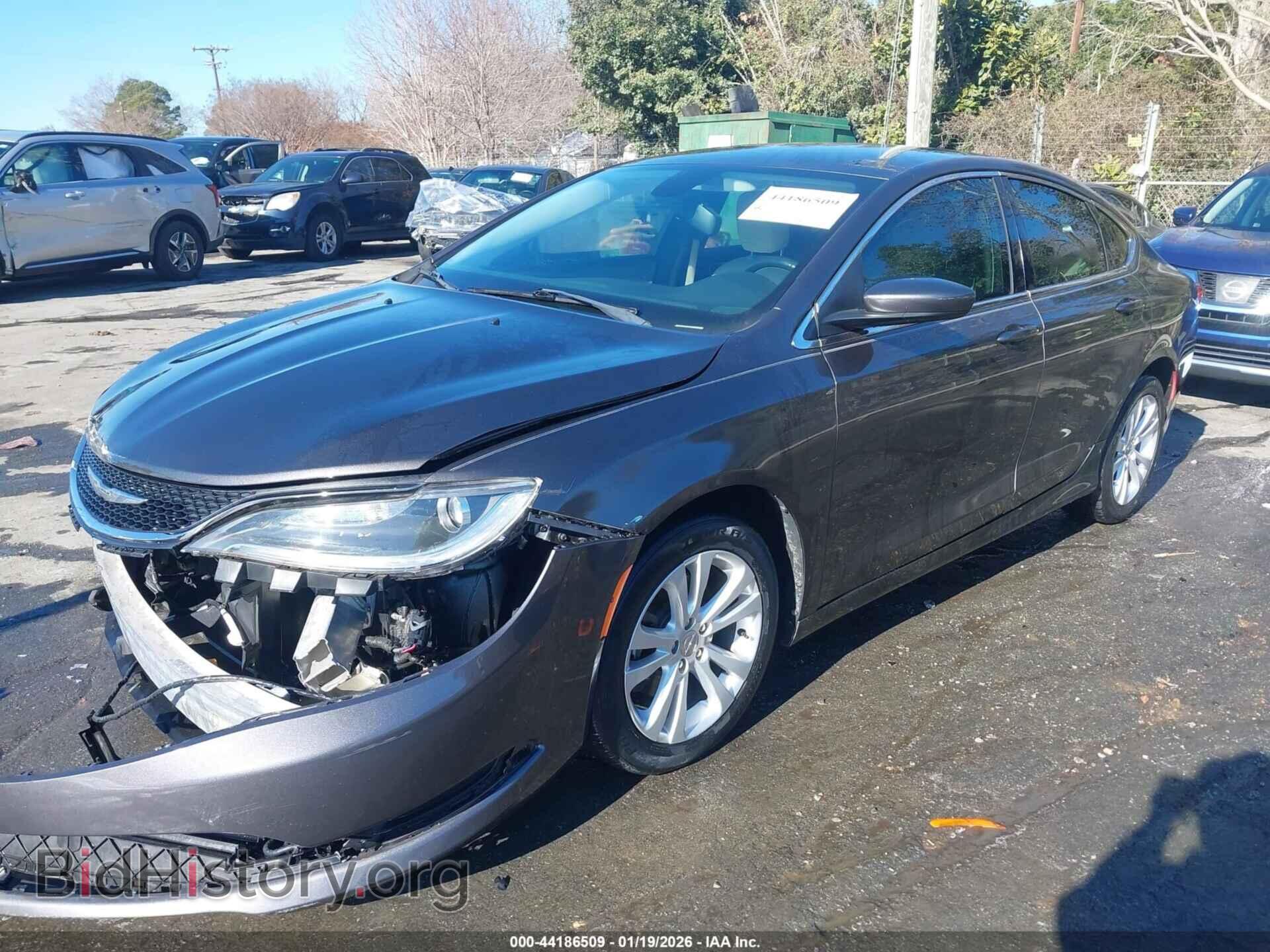 2015 CHRYSLER 200 - VIN: 1C3CCCAB3FN690137 - Фото 2