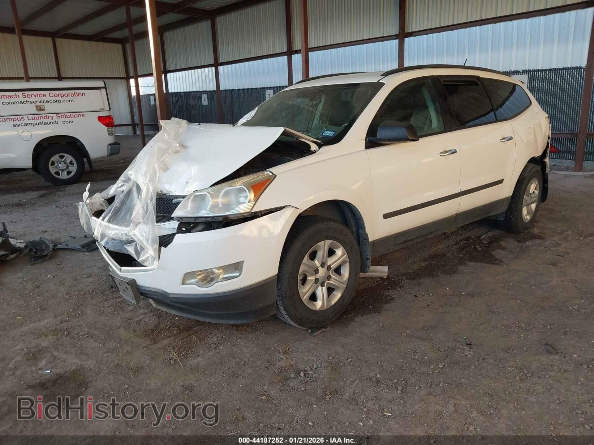 2012 CHEVROLET TRAVERSE - VIN: 1GNKRFED8CJ136363 - Фото 2