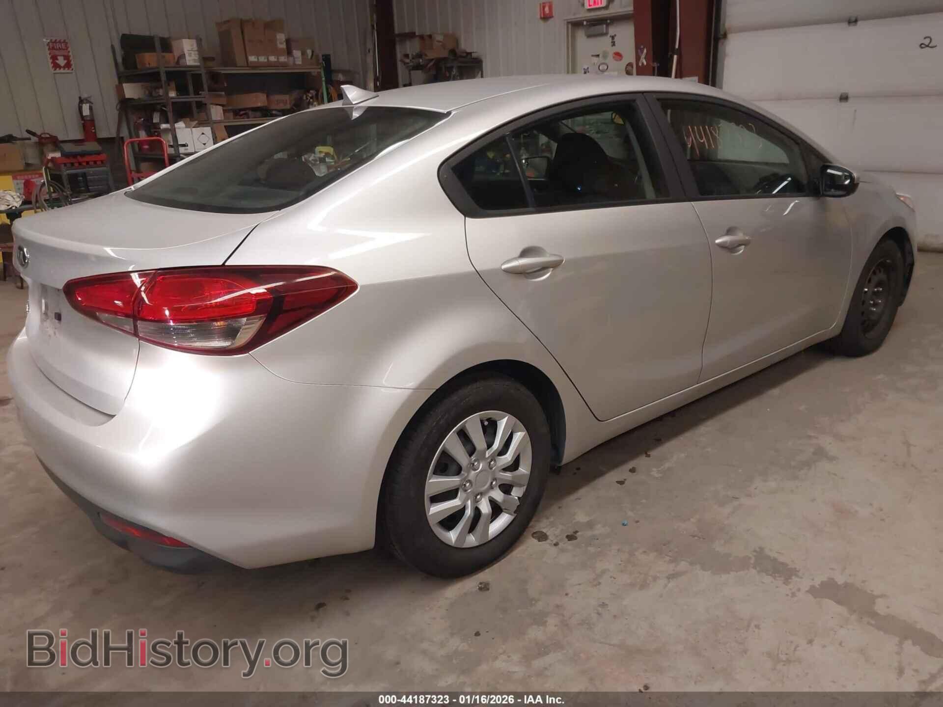 2017 KIA FORTE - VIN: 3KPFK4A71HE055471 - Фото 4