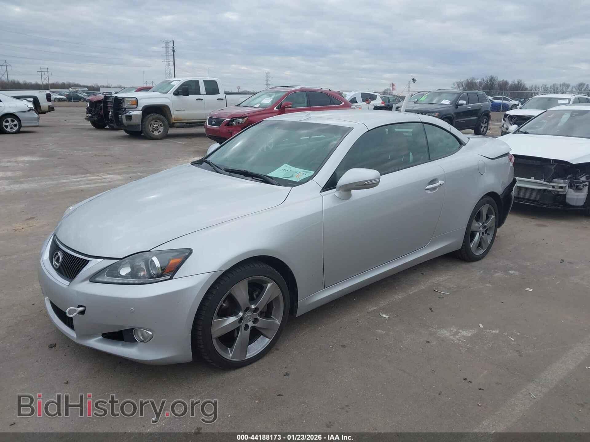 2011 LEXUS IS 250C - VIN: JTHFF2C28B2515206 - Фото 2