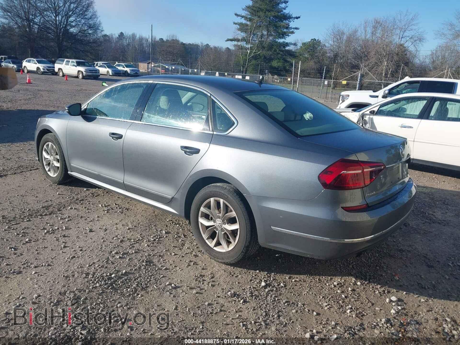 2017 VOLKSWAGEN PASSAT - VIN: 1VWAT7A30HC061496 - Фото 3