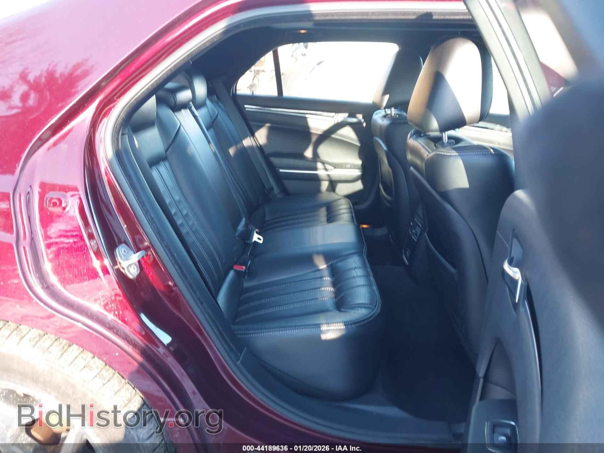 2018 CHRYSLER 300 - VIN: 2C3CCAGG7JH141503 - Фото 8