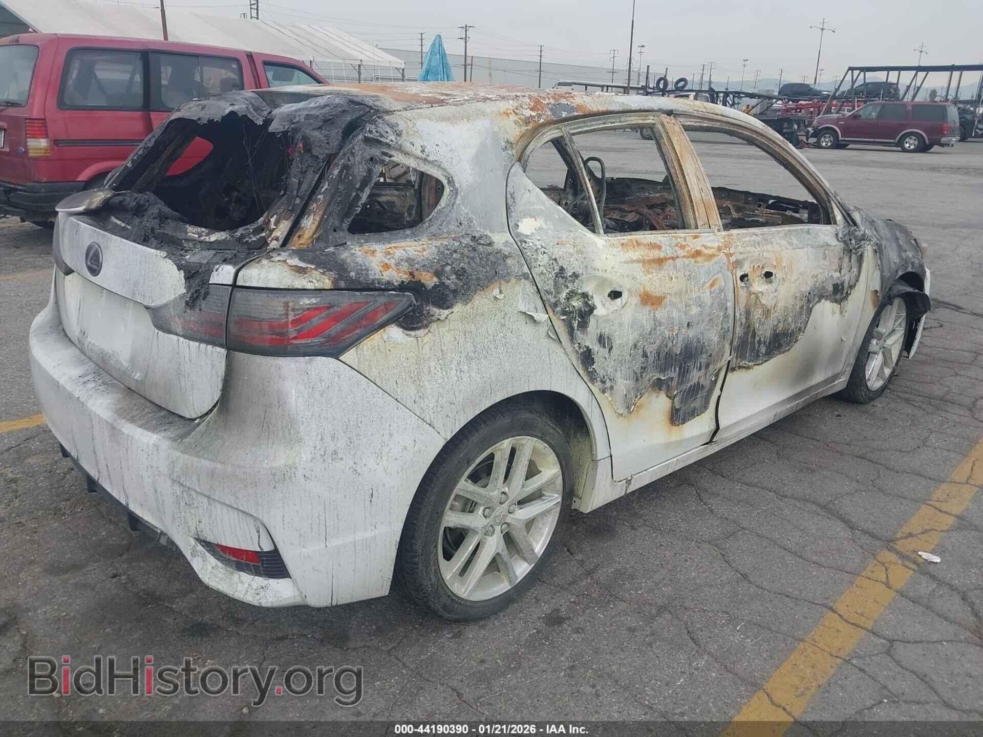 2017 LEXUS CT 200H - VIN: JTHKD5BH7H2288191 - Фото 4