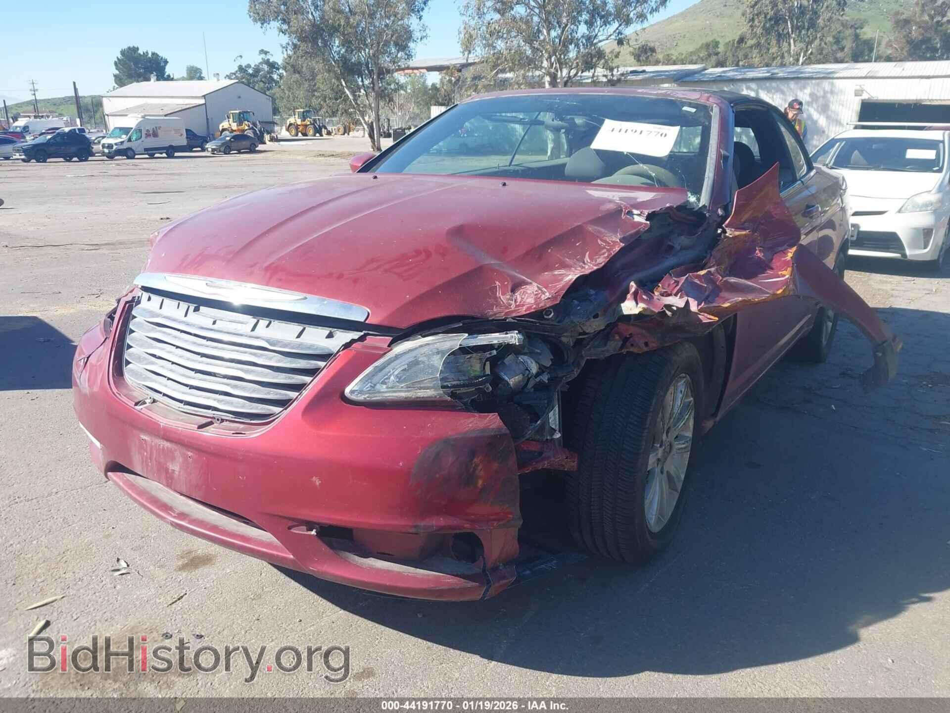 2013 CHRYSLER 200 - VIN: 1C3BCBEB7DN559886 - Photo 2