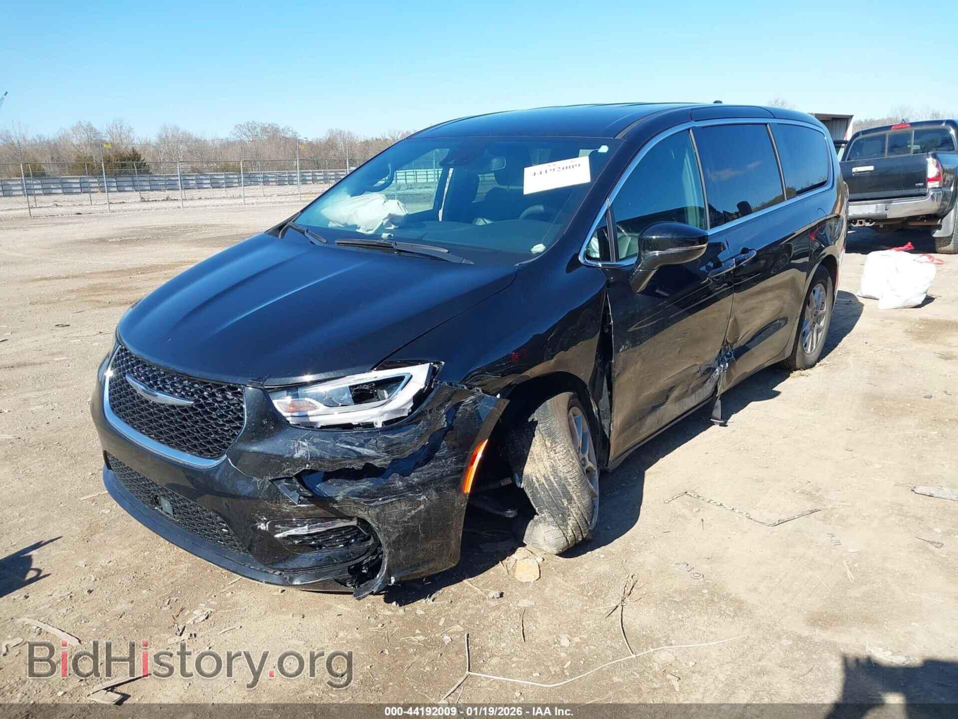 2025 CHRYSLER PACIFICA - VIN: 2C4RC1BG9SR557951 - Photo 2