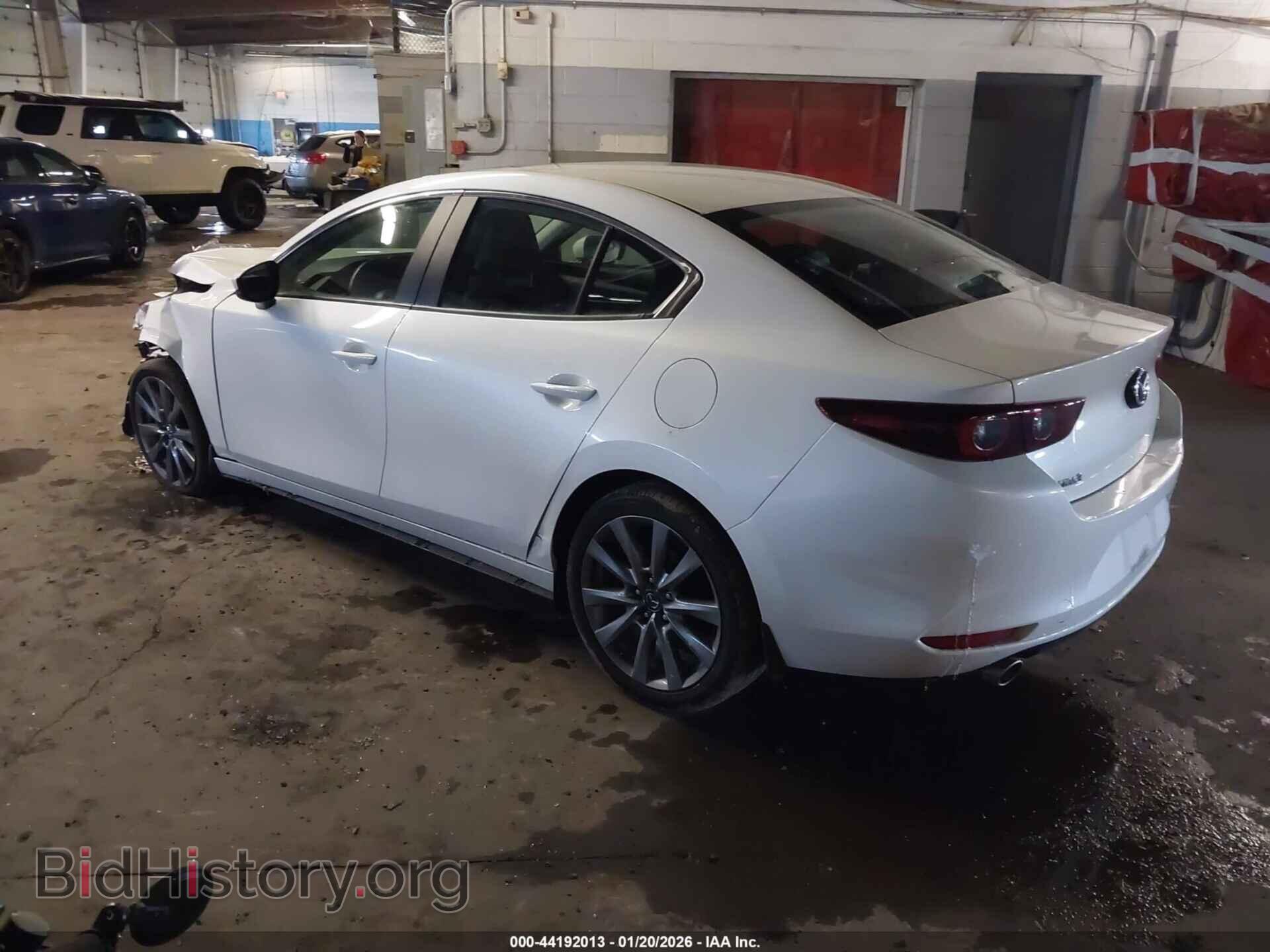 2024 MAZDA MAZDA3 - VIN: 3MZBPACM8RM400758 - Фото 3