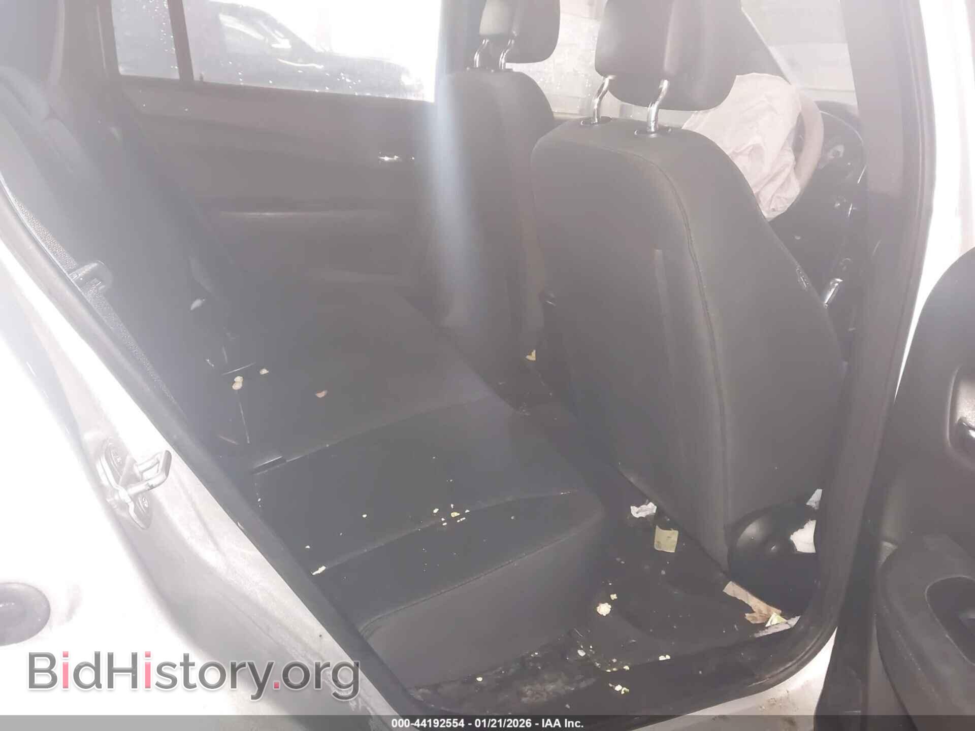 2011 CHRYSLER 200 - VIN: 1C3BC1FB0BN512866 - Фото 8