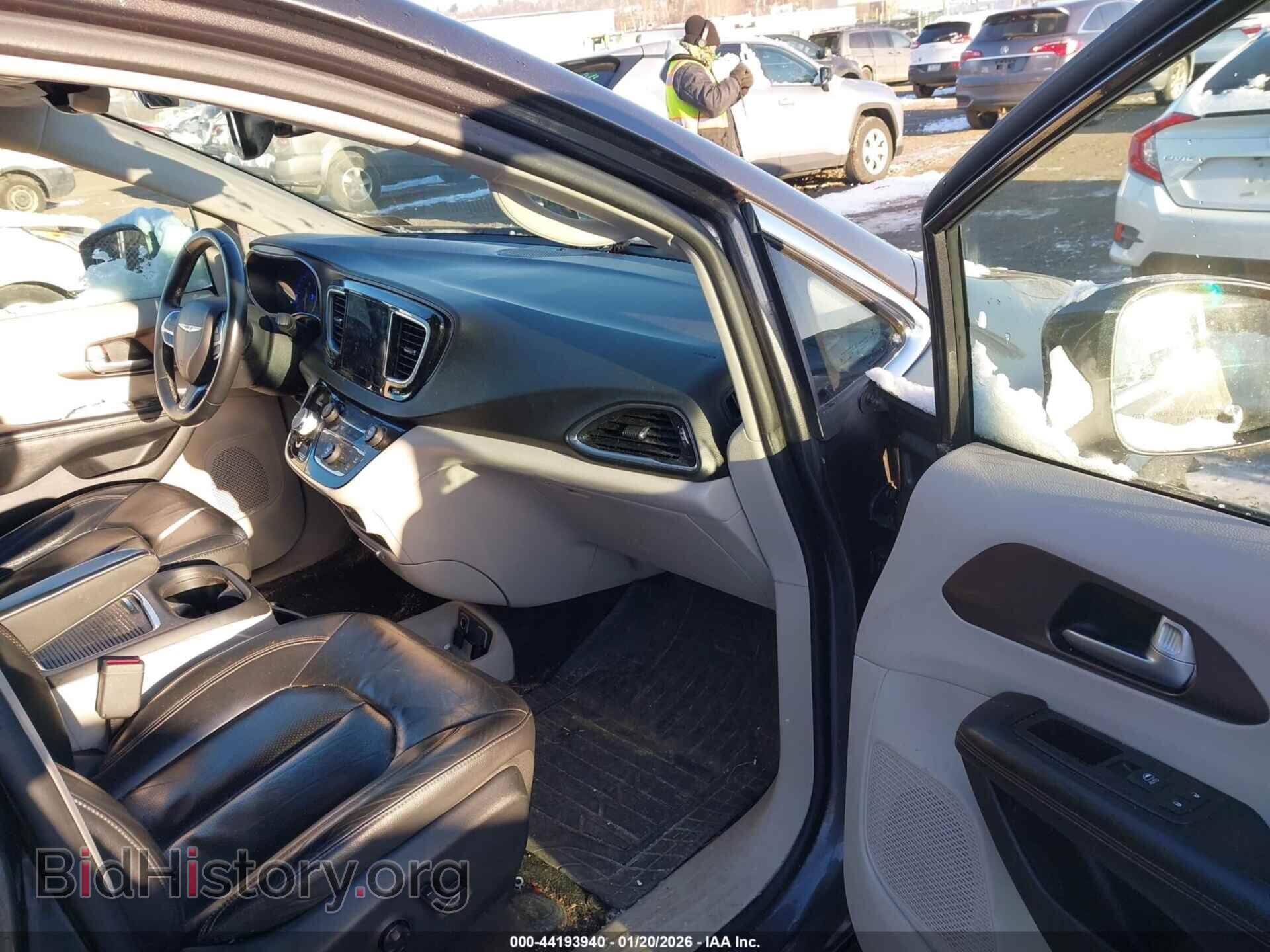2017 CHRYSLER PACIFICA - VIN: 2C4RC1EG1HR647700 - Фото 5