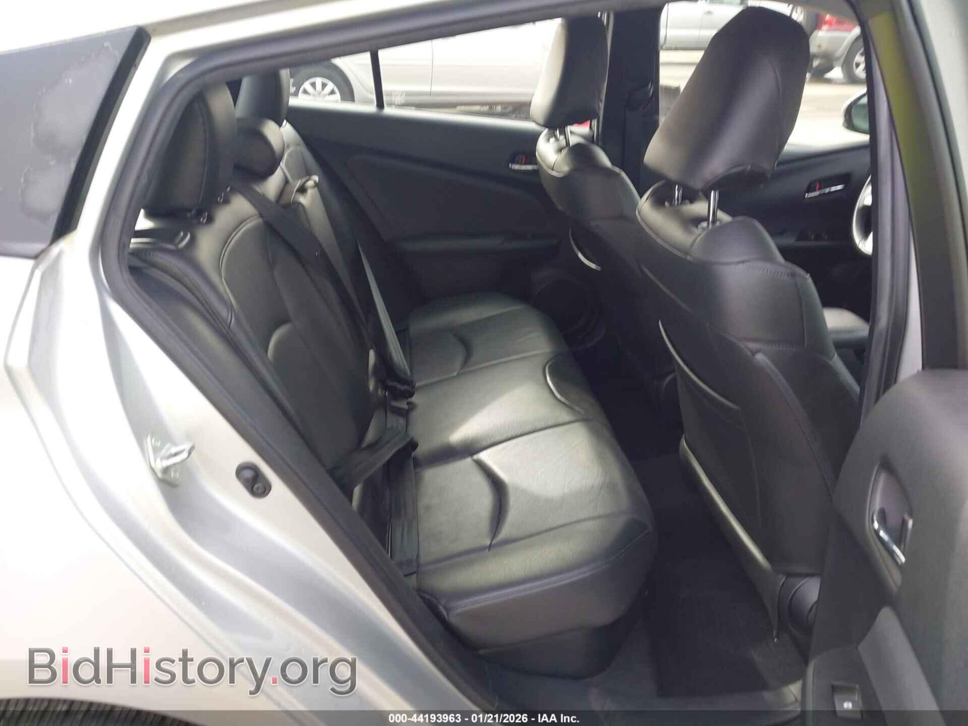 2018 TOYOTA PRIUS - VIN: JTDKARFU4J3552962 - Фото 8