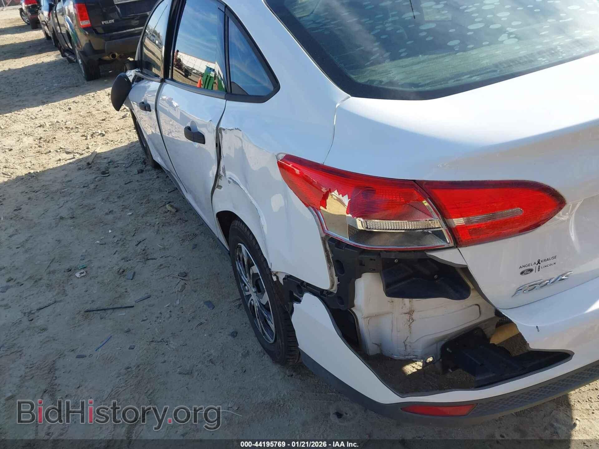 2016 FORD FOCUS - VIN: 1FADP3E29GL355093 - Фото 19