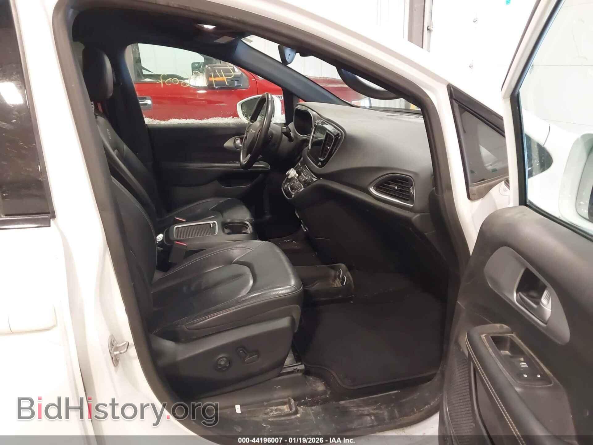 2018 CHRYSLER PACIFICA - VIN: 2C4RC1EG9JR204295 - Photo 5