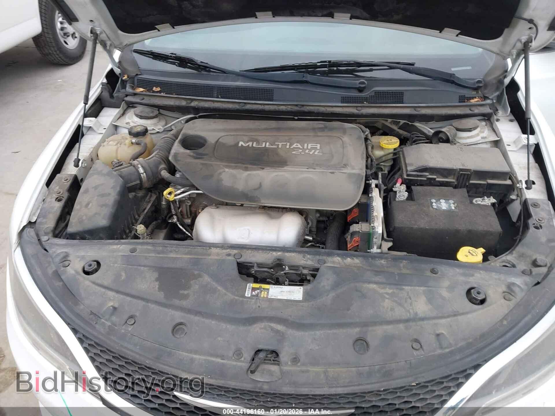 2015 CHRYSLER 200 - VIN: 1C3CCCAB9FN649236 - Фото 10