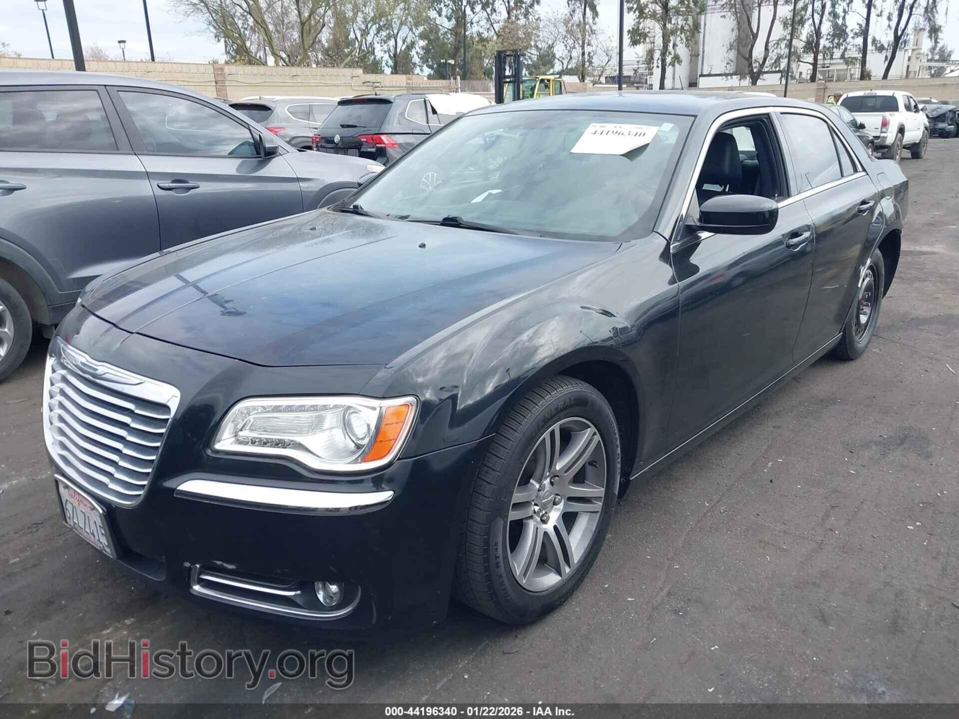 2013 CHRYSLER 300 - VIN: 2C3CCAAG8DH556391 - Фото 2