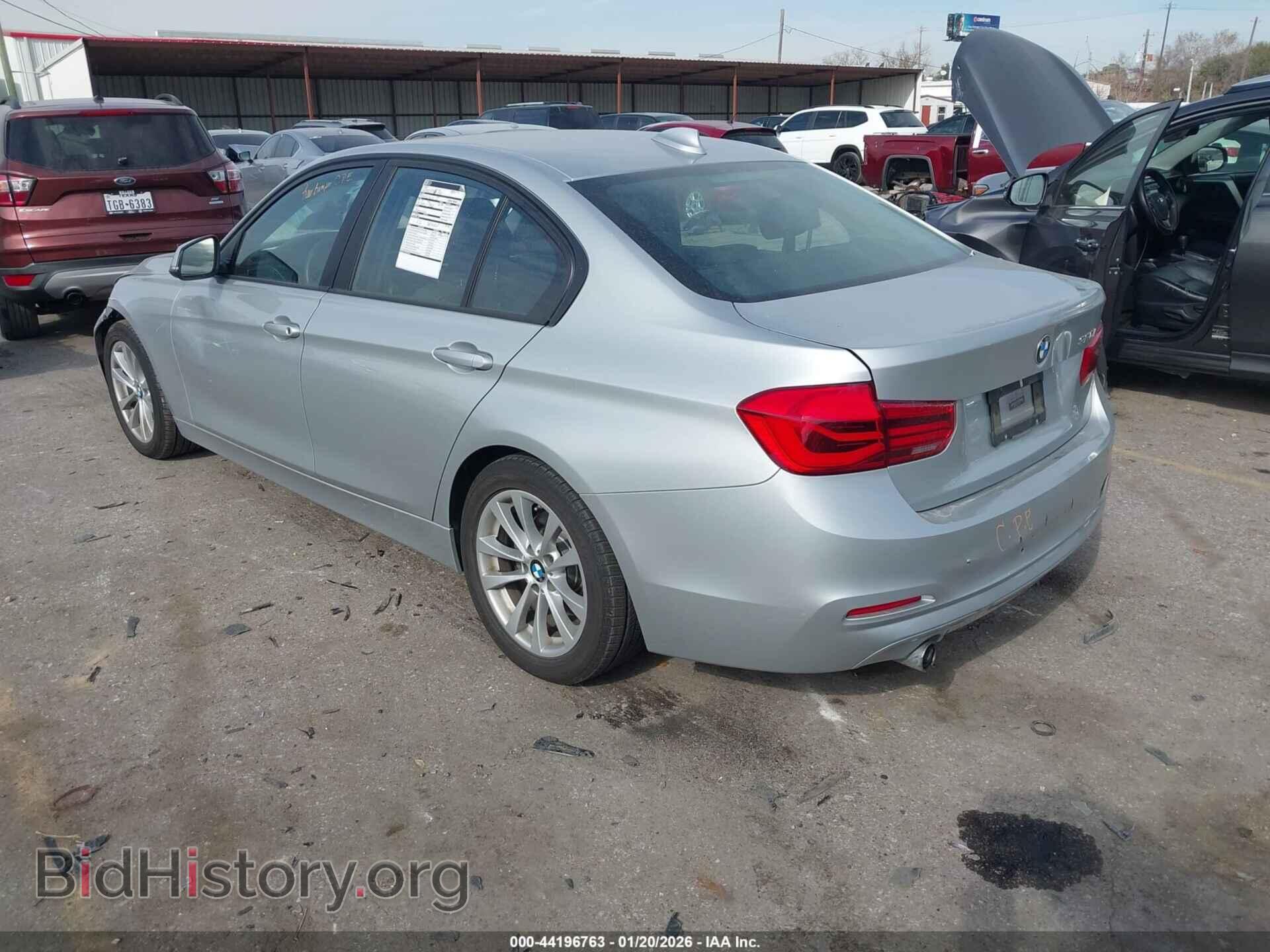 2018 BMW 320I - VIN: WBA8A9C55JAH14407 - Фото 3