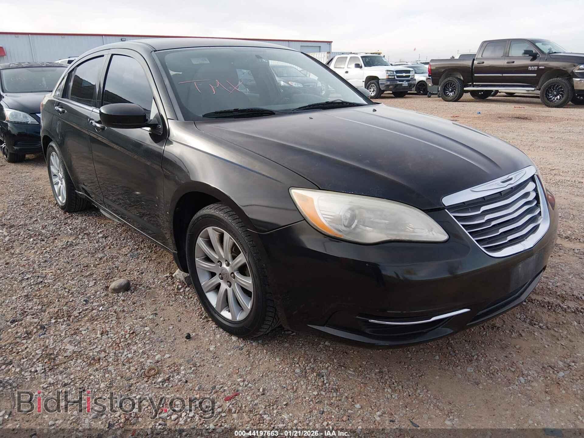 Photo 1C3BC1FB1BN549750 - CHRYSLER 200 2011